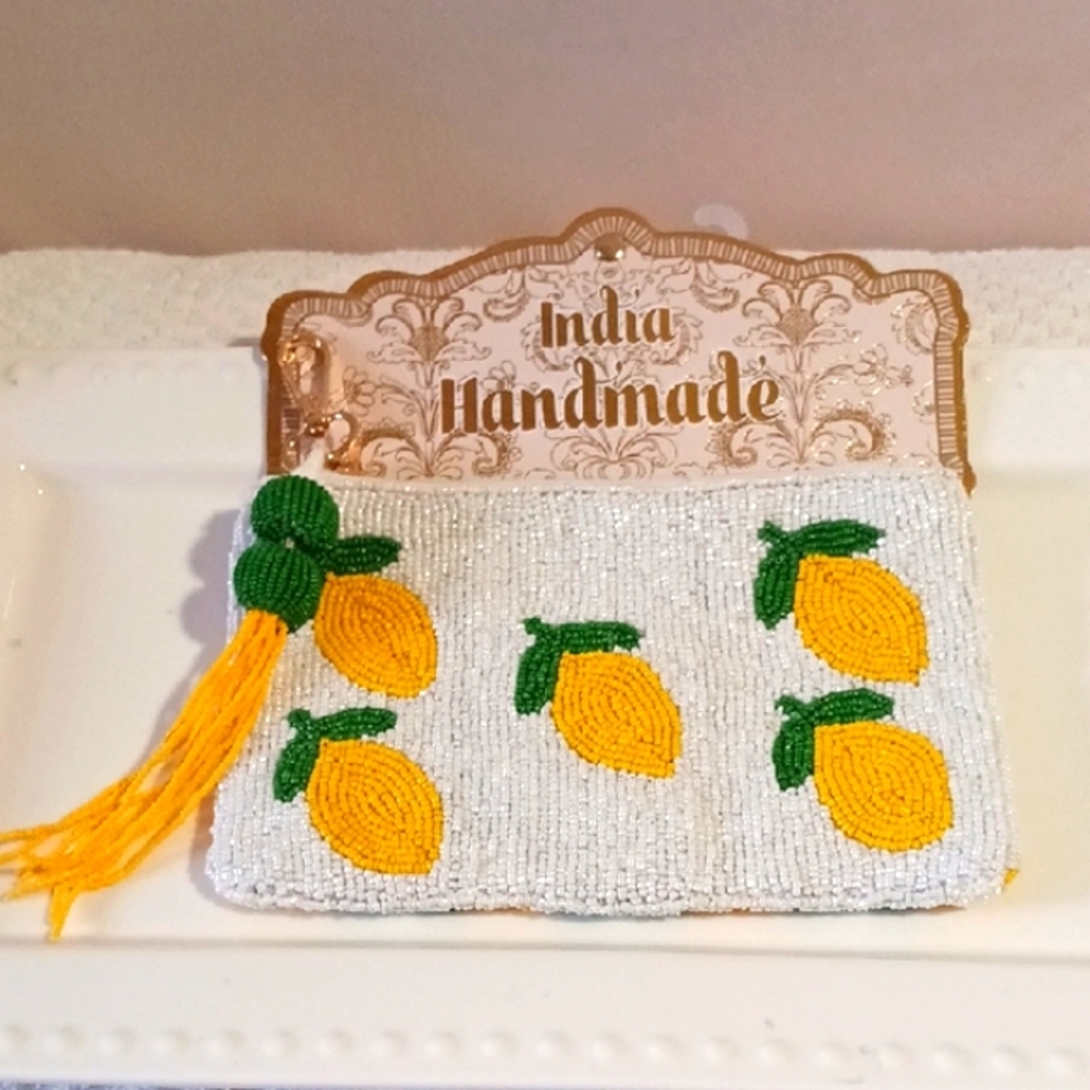 Gorgeous! Handmade White Beaded Lemon & Stripr Coin Purse -🍋⚜️